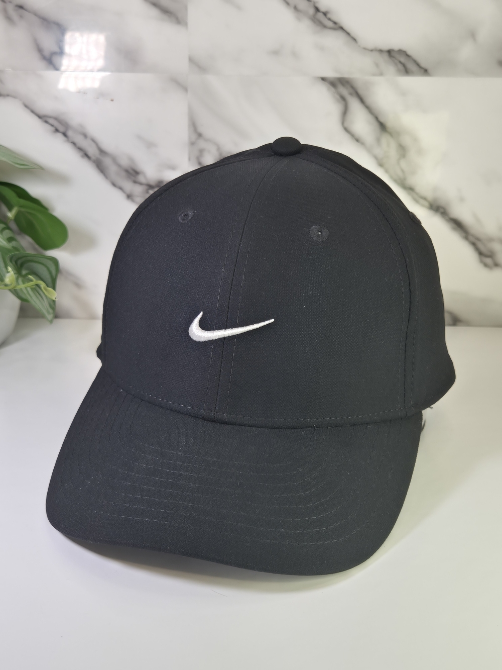 Nike Black Swoosh Baseball Cap. Club Cap Size M/L